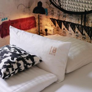Standard Zimmer mit Kingsize-Bett
